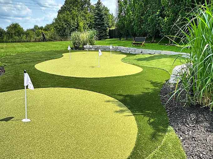 Artificial turf putting green by Greenblock in Toronto